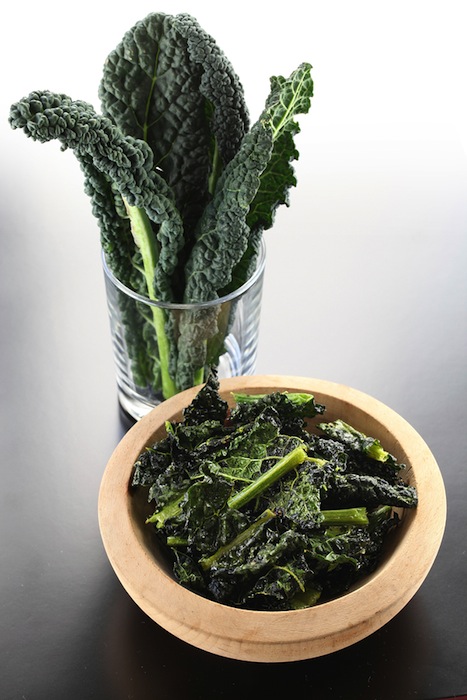 bigstock-black-kale-chips-44280268