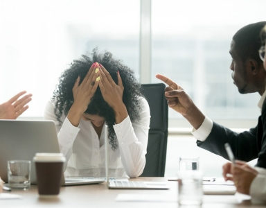 8-ways-to-deal-with-a-bully-at-work-FEATURE