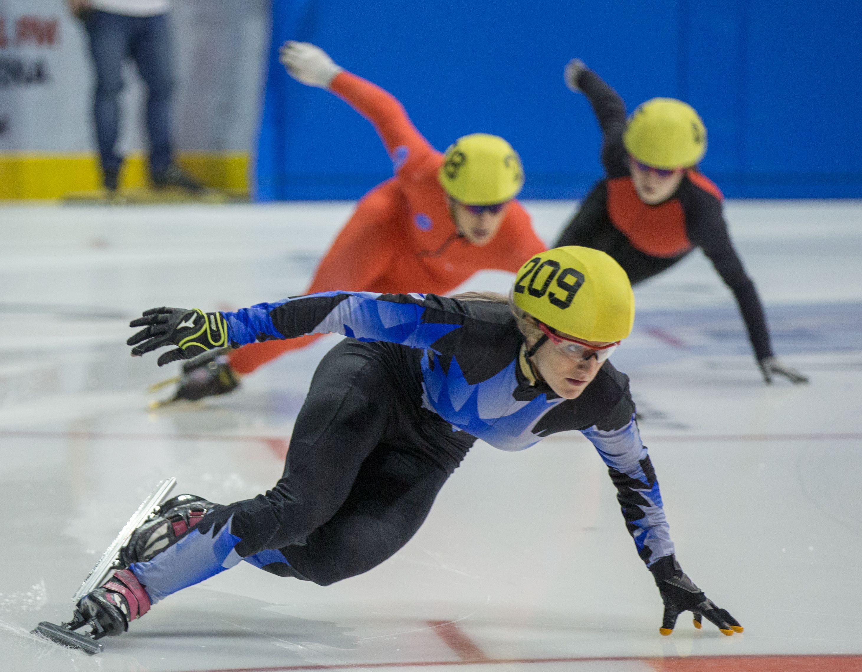 Elise Christie (front) Picture: Michael Poole