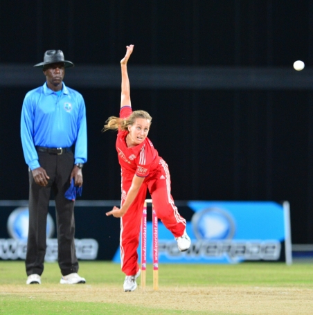 Natasha Farrant, England opened their Women's Twenty20 Tri-Series campaign with a five-wicket defeat of New Zealand] [ECB}