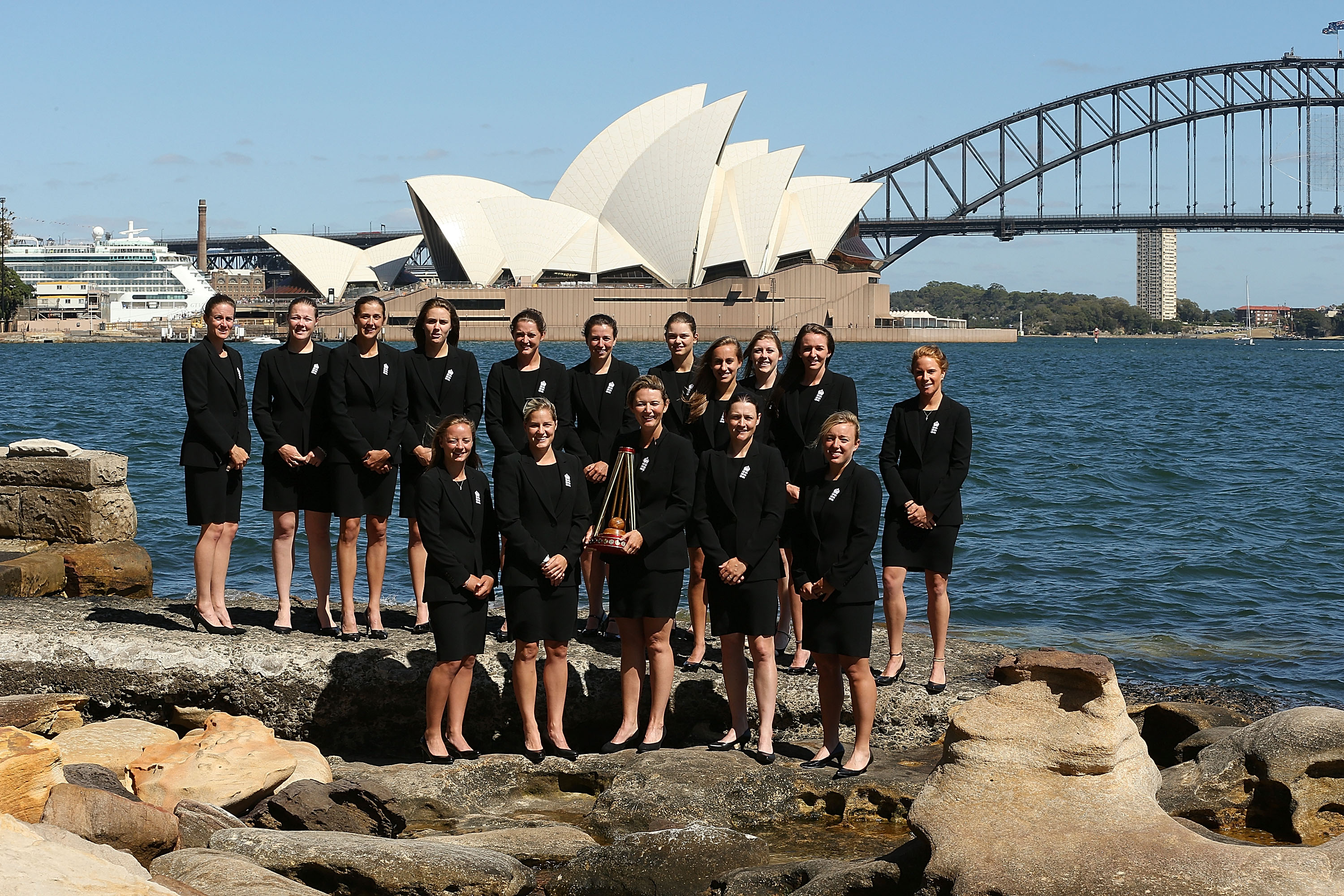 SYDNEY, AUSTRALIA - FEBRUARY 03: The England women's Ashes winning team pose on February 3, 2014 in Sydney, Australia. (Photo by Mark Metcalfe/Getty Images)