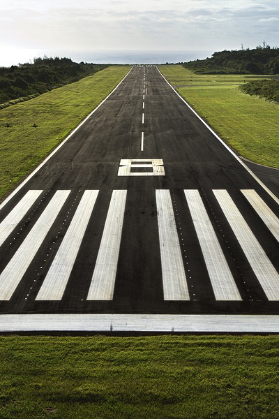 airplane_runway_small