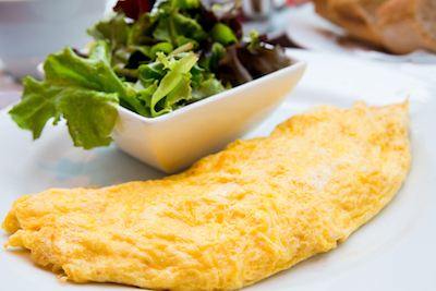 omelet with ham tomato and green salad