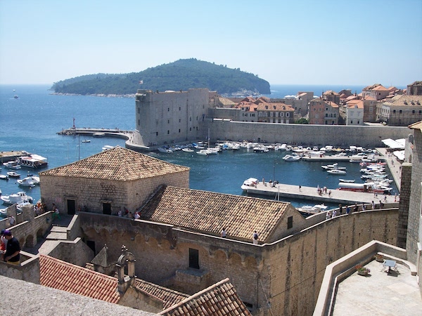 View_old_city_of_Dubrovnik-4