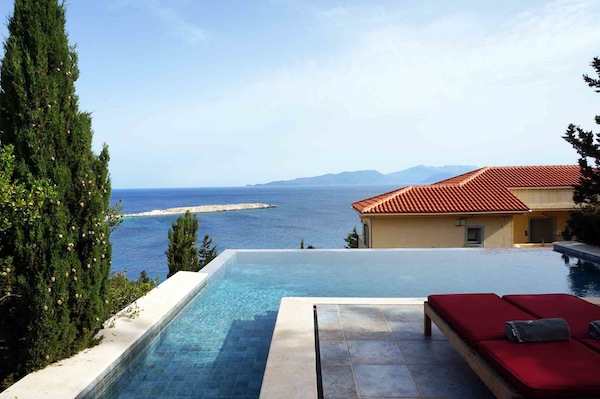 Hellenic-Healthy-Holidays-Plunge-pool-room