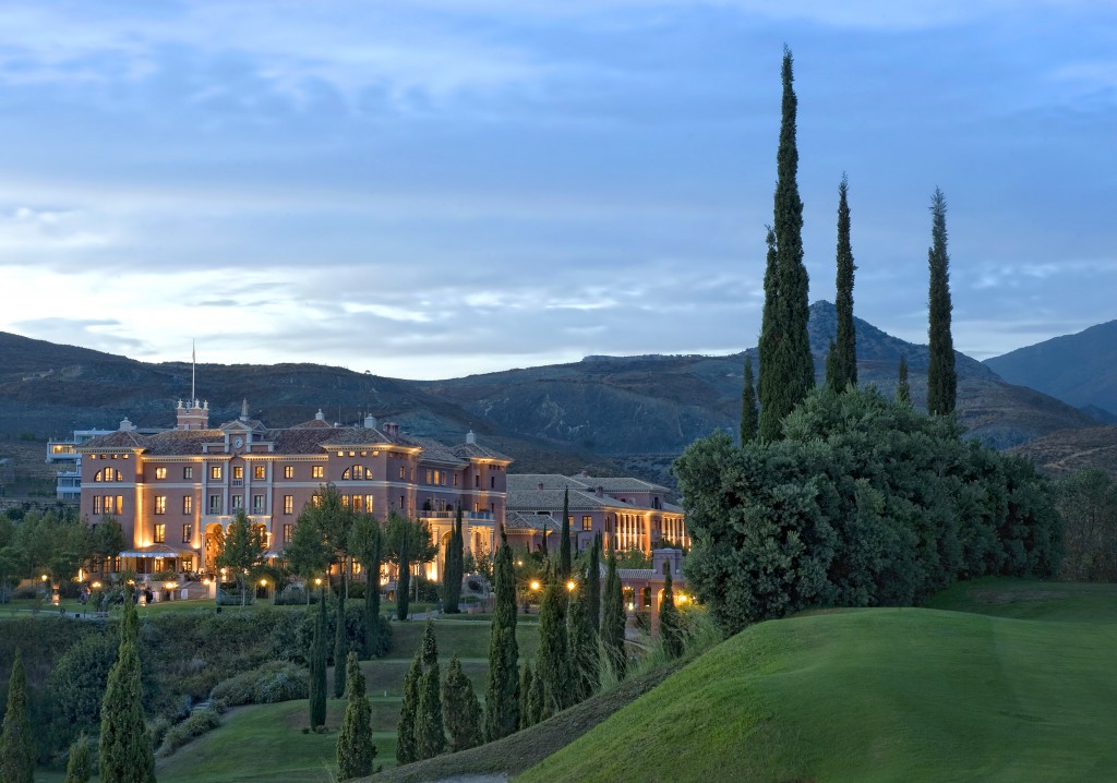 Villa Padierna, night shot