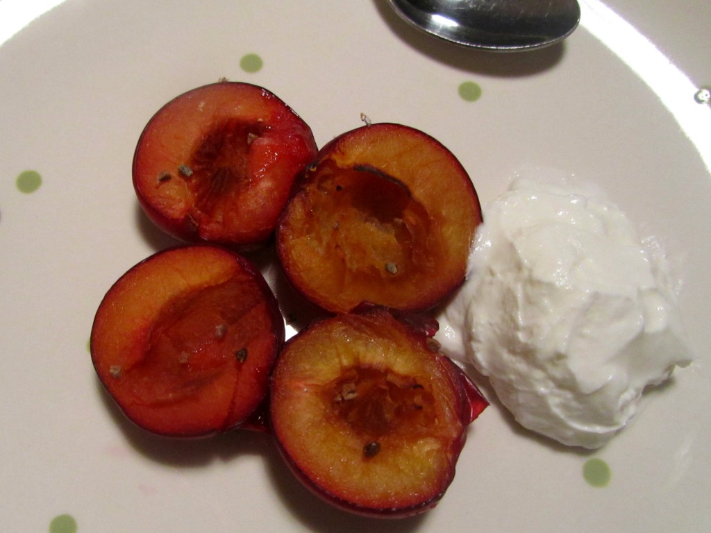 roasted spicy plums