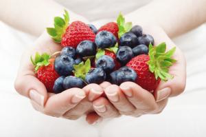 berries-in-hands-berry-snack-swap-by-healthista.com