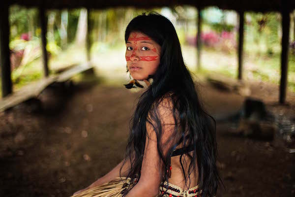 Kichwa woman in Amazonian rainforest, by Healthista.com