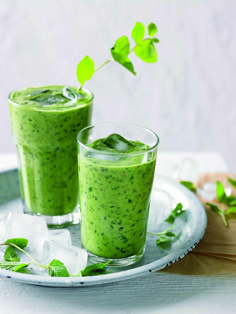 mint smoothie, 4 recipes to fight fatigue by healthista.com