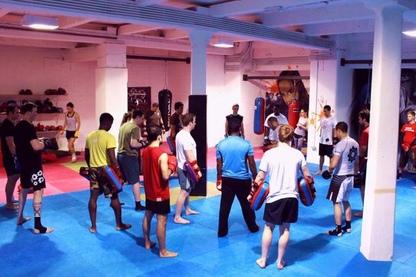 fight factory london class, boxing and women by healthista.com