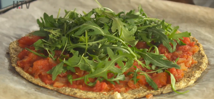 cauliflower pizza recipe by healthista.com