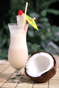 Pina colada, oil pulling, by healthista.com