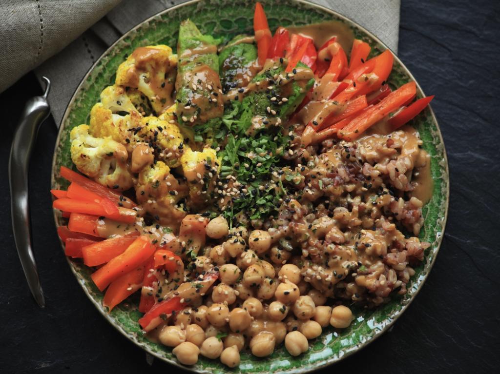 Radiance Bowl, 5 vegetarian foods, by healthista.com