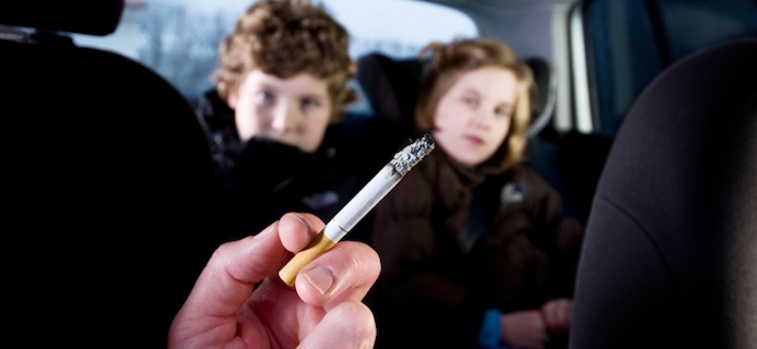 Passive Smoking in car, smoking ban, by healthista.com