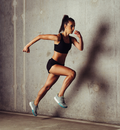 woman-running-how-I-cured-my-runners-knee-by-healthista.com