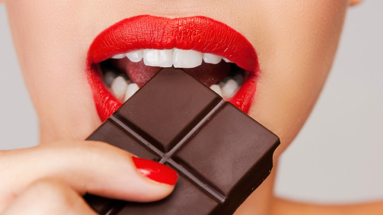 woman bites choc,I healthy treats, healthista