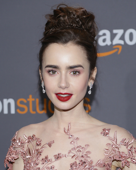 lily-collins-dark-lip-get-the-golden-globes-beauty-look-by-healthista