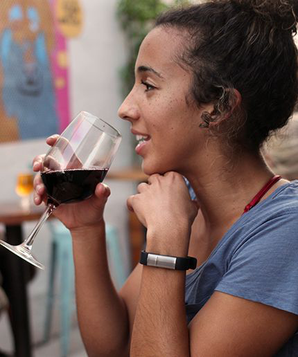 drinking wine, This new tracking gadget will tell you how drunk you are by healthista