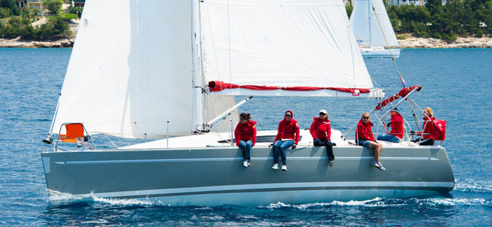 women on a sail boat, join an all female sailing science sail around the british isles by healthista