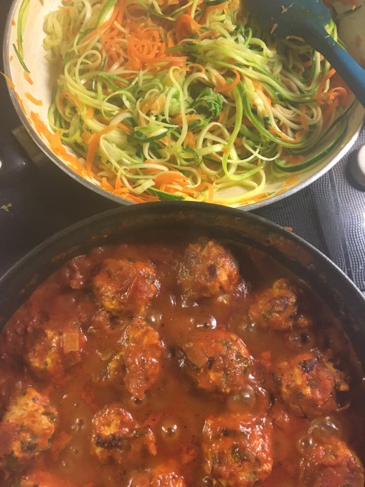 How To Cook Healthy For Beginners Herbed turkey meatballs with courgetti pomodoro, by healthista (4)