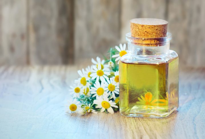 ayurveda.-chamomile-oil