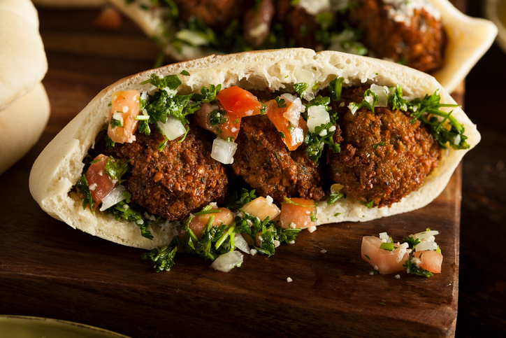 falafel sandwich, 6 best healthy lunch swaps for a nourishing midday meal by healthista