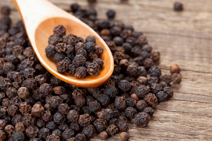 black pepper, 8 best fat burning foods by healthista