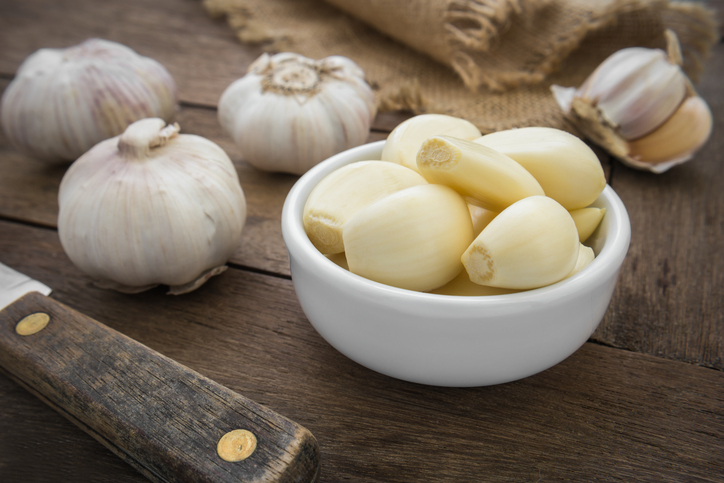 garlic, 8 best fat burning foods by healthista