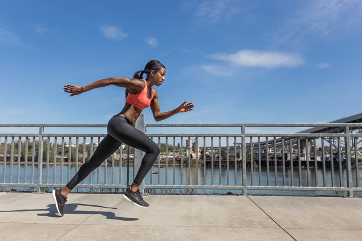 woman sprinting This workout can REVERSE ageing Healthista HIIT