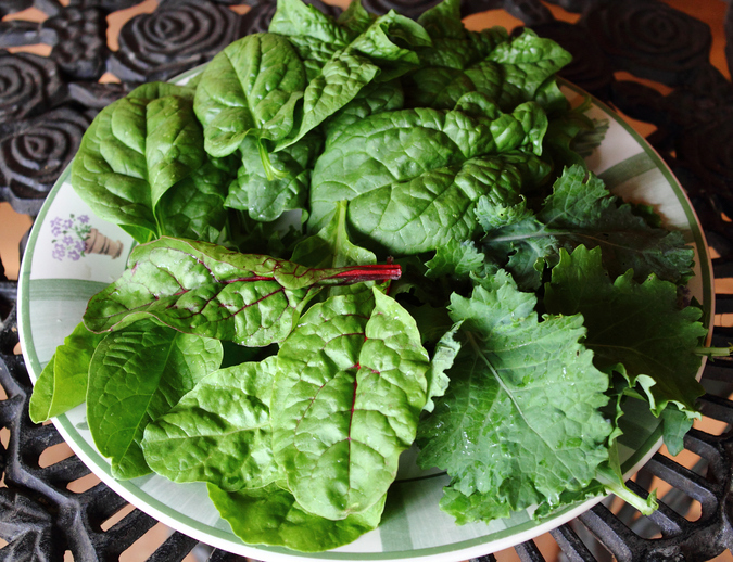 30-foods-to-boost-your-brain-leafy-greens-healthista