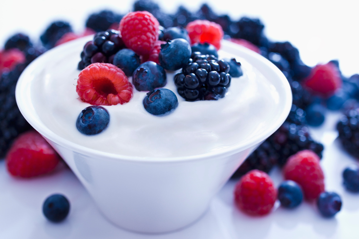 yoghurt and berries, sugar free diet diaries hidden in plain sight by healthista