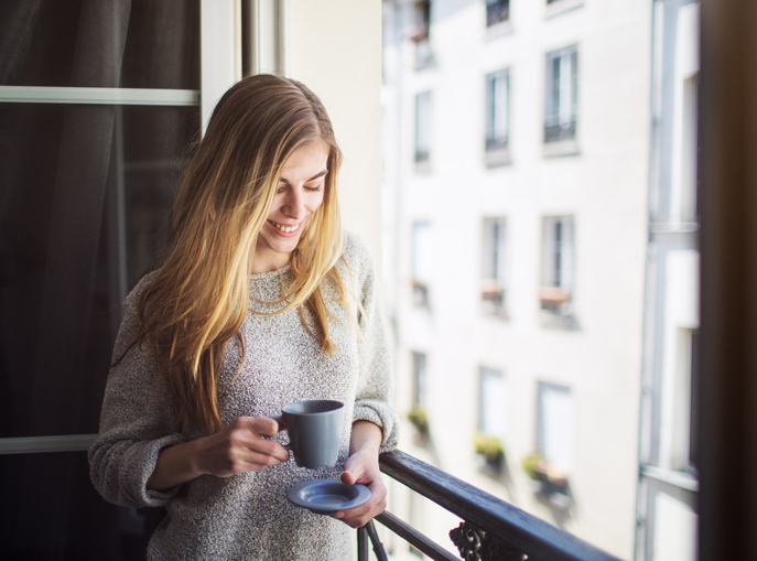 woman with tea, Sugar-free diet diaries is the war on sugar justified by healthista