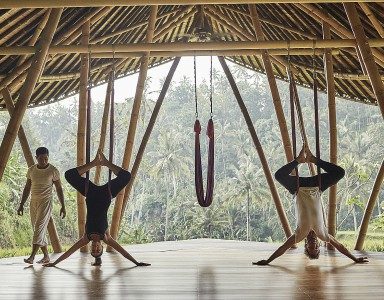 Anti-Gravity-Yoga-Four-seasons-Bali-by-healthista.com-featured-image.jpg