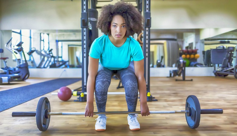 How to do a squat with the bar – Weightlifting video tutorial