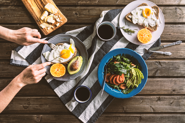 breakfast-How-a-nutritionist-stays-healthy-on-holiday-may-simpking-by-healthista.com