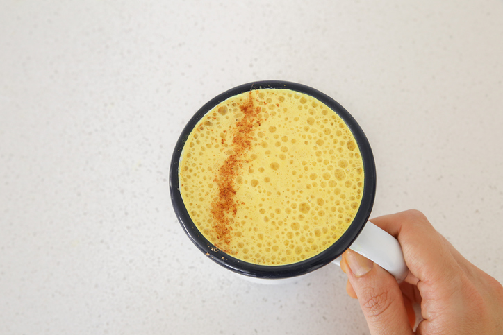 tumeric-latte-how-to-supercharge-your-breakfast-with-the-hottest-superfoods-right-now-by-healthista.com