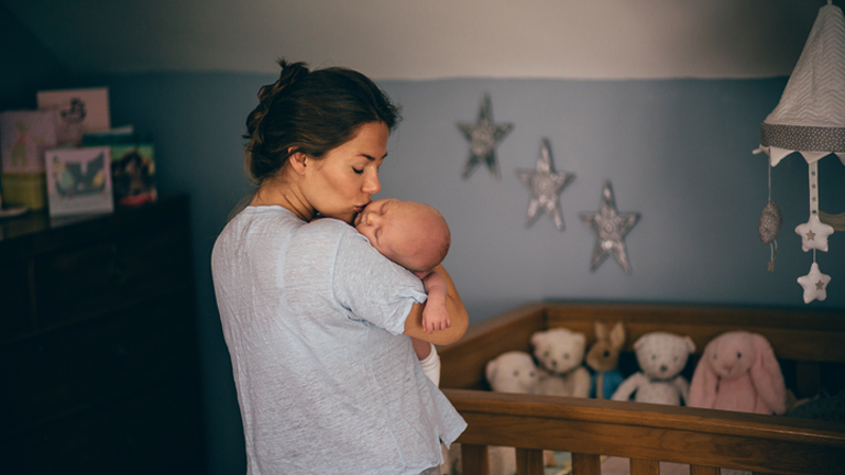 woman with baby, breastfeeding tips these mothers wish you knew by healthista