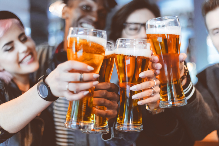 drinking beer, why we should stop drinking but not getting drunk by healthista