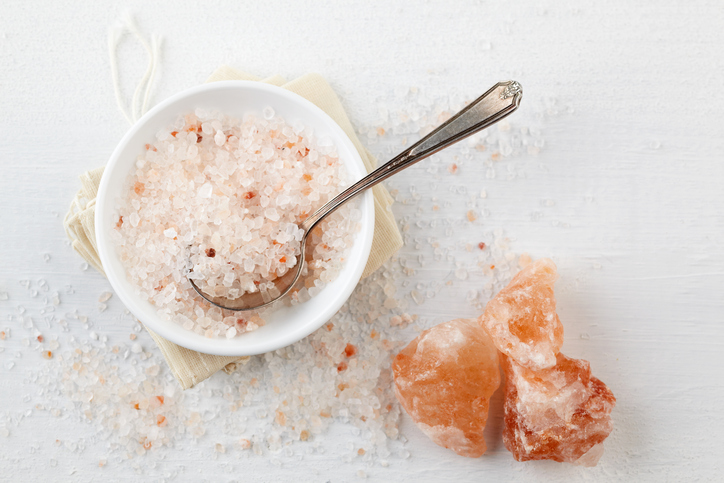 pink-himilayan-salt-15-organic-food-essentials-by-healthista