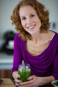 Christine portrait Eat your way to happiness 3 day brain boosting diet healthista headshot