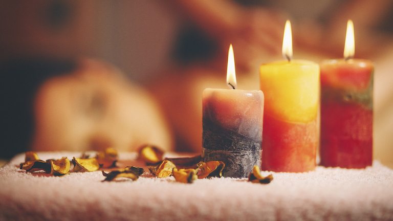 6 nontoxic aromatherapy candles to help you relax this fall