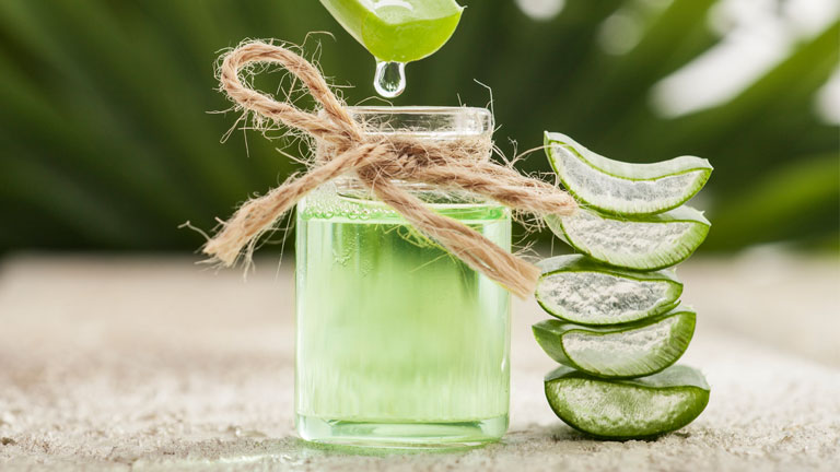 aloe-vera-juice-in-glass,-weights-loss-tips---fushi-aloe-vera-juice-by-healthista