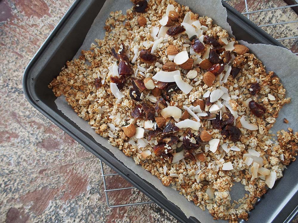 Healthistas-homemade-granola