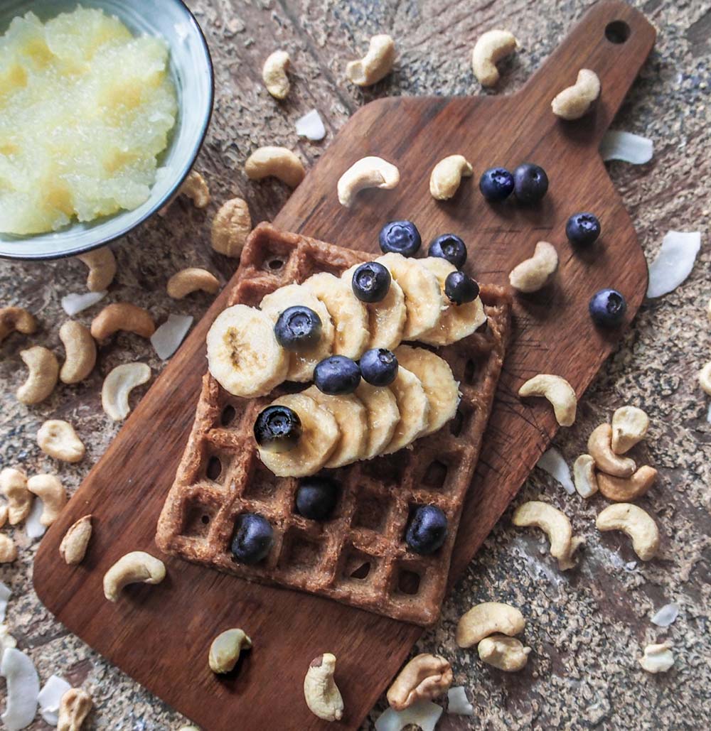 Quick-EASY-Buckwheat-Protein-waffles-with-Bueberries.