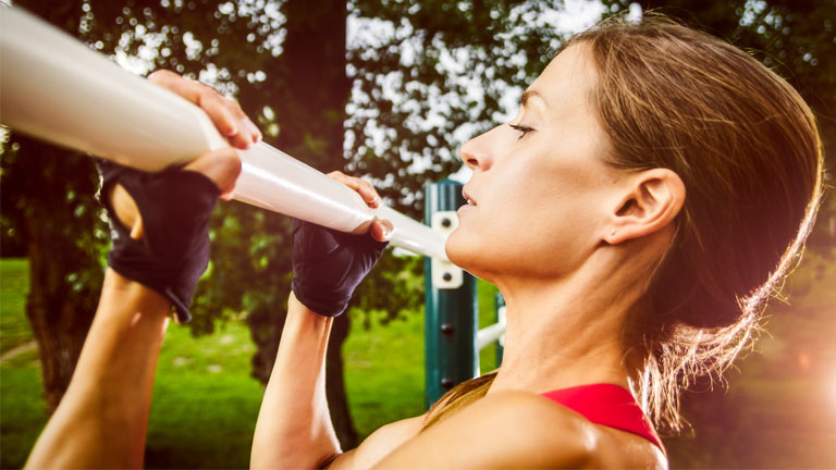 chin-up,-how-to-do-chin-ups,-25-gym-moves-in-25-days-day-9-by-healthista.com