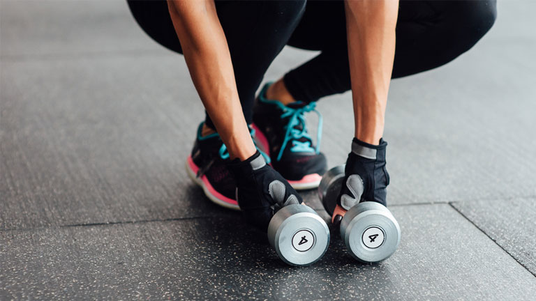 dumbbells, Gym injuries - this fitness guru reveals 5 ways you can avoid them -by-healthista.com