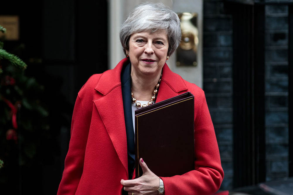 How-to-be-confident-when-you-feel-like-falling-apart-6-simple-steps-tHERESA-mAY