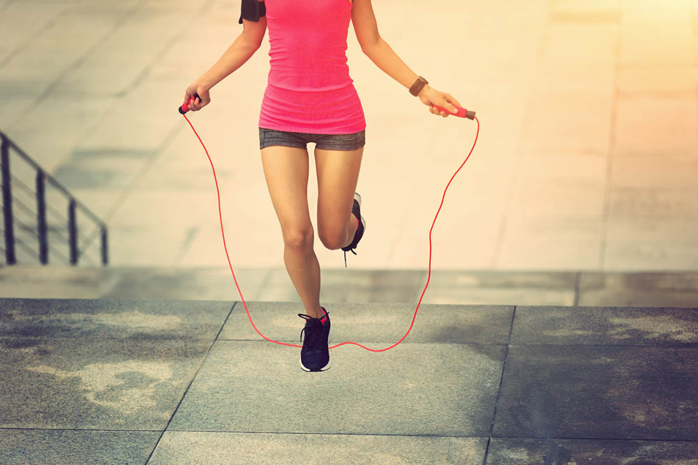 60-weight-loss-tips-in-60-days-New-Year-Revolution-woman-jump-rope