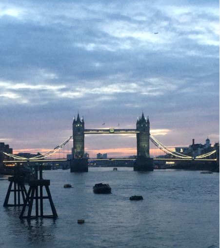 tower bridge sunrise 1